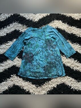 Only Nine Y2K Grunge Graphic Multicolor Blue 3/4 Sleeve V-Neck Top